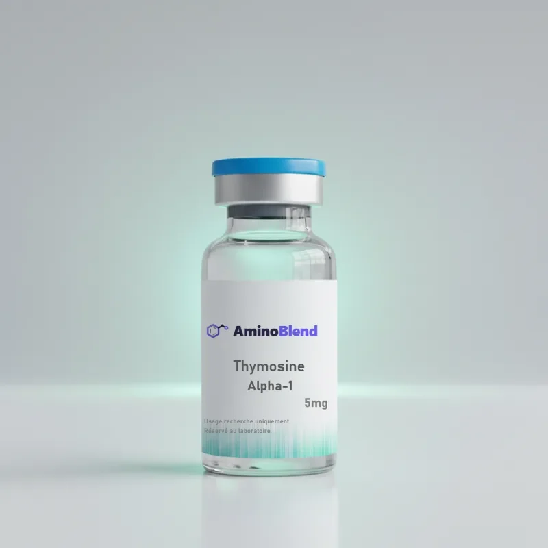 Flacon en verre de 5 mg de Thymosine Alpha-1 en poudre lyophilisée, capsule bleue, sur fond clair